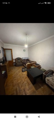 იყიდება ლეონიძის ქუჩაზე