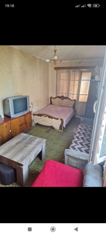 რუსთავში მე-12 მიკრორაიონში იყიდება