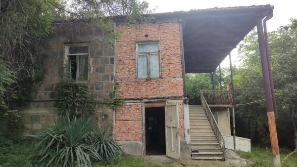 იყიდება სახლი ჯუგაანში