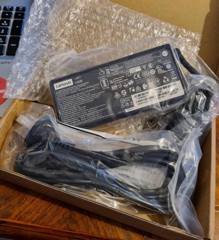135 watt Lenovo 20V 6.75A Charger დამტენი