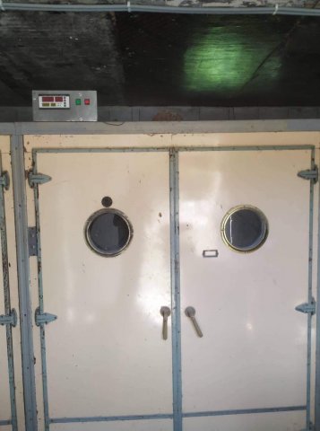 იყიდება ინკუბატორი 15 000 კვერცხიანი. ხოლო საჩეკი -7500 კვერცხიანი. რუსული წარმოების კარგ მდგომარეობაში. თანამედროვე ელექტრონული აღჭურვილობით. ასევე 50 ცალი ქათმის საკვებური და 50 ცალი საწყურებელი ვედრები(კარგი ხარისხის). 1ცალის ფასი- 20 ლარი. ინკუბატორის ფასი: 10500 ლარი. ტელ: 599691101