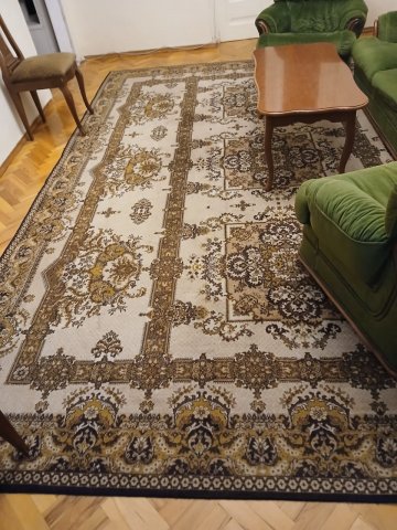 "იყიდება შალის ხალიჩა 3მx4მ-ზე , ოჯახიდან. მოლდავური! საუკეთესო მდგომარეობაში, მოვლილი!!! ტელ: 599351801 ; 574202158"