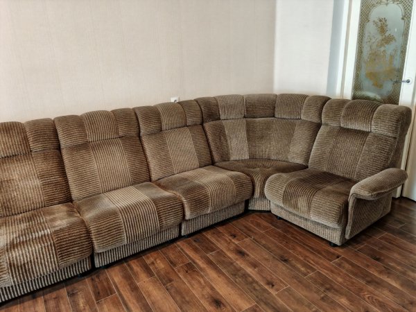 იყიდება გერმანიიდან ჩამოტანილი კუთხის დივანი