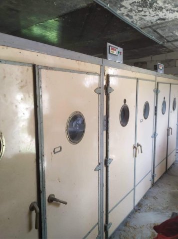 იყიდება ინკუბატორის 2 განყობილება 30 000 კვერცხიანი. და დამატებით საჩეკი -7500 კვერცხიანი. რუსული წარმოების კარგ მდგომარეობაში. თანამედროვე ელექტრონული აღჭურვილობით. ფასი: 11 000 ლარი. ტელ: 599691101